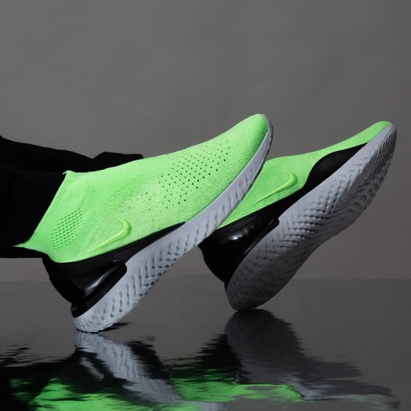 nike rise react flyknit running shoe